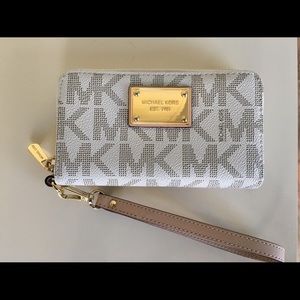 Michael Kors wristlet